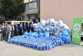 Gemlik Belediyesi 5 ton mavi kapak topladı